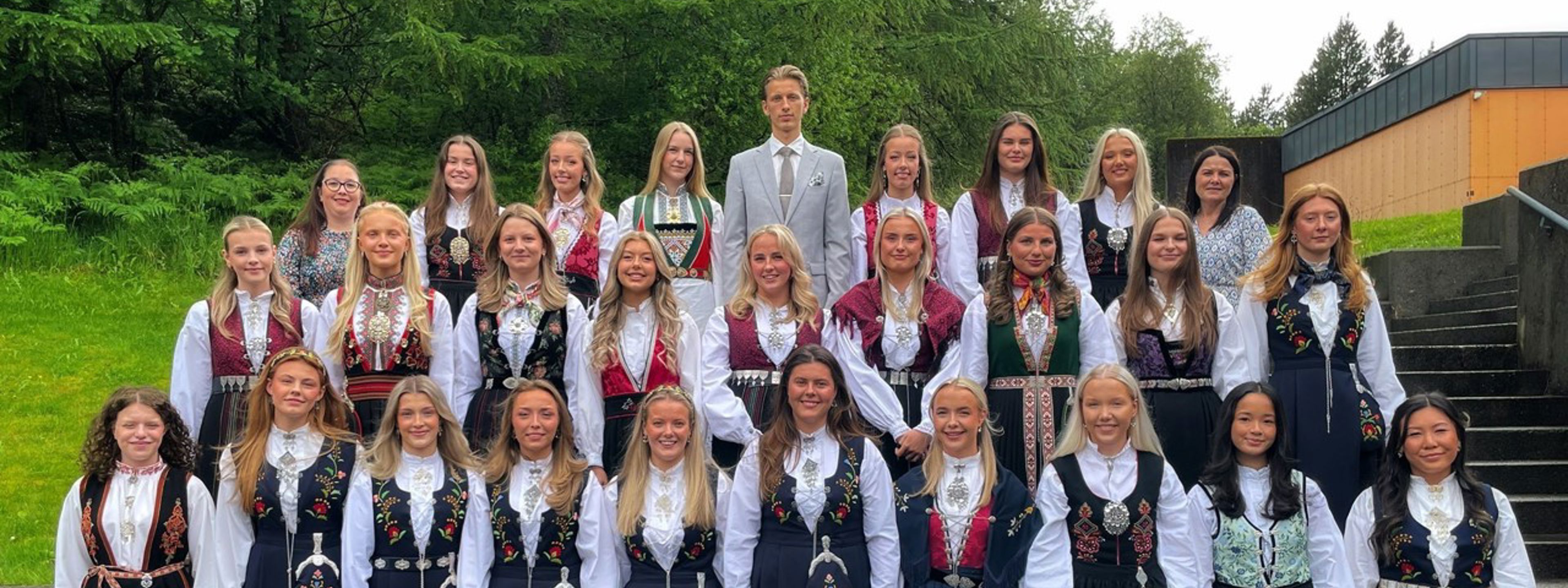 Oppstile elevar frå klasse 3BUAA og 3HEAA