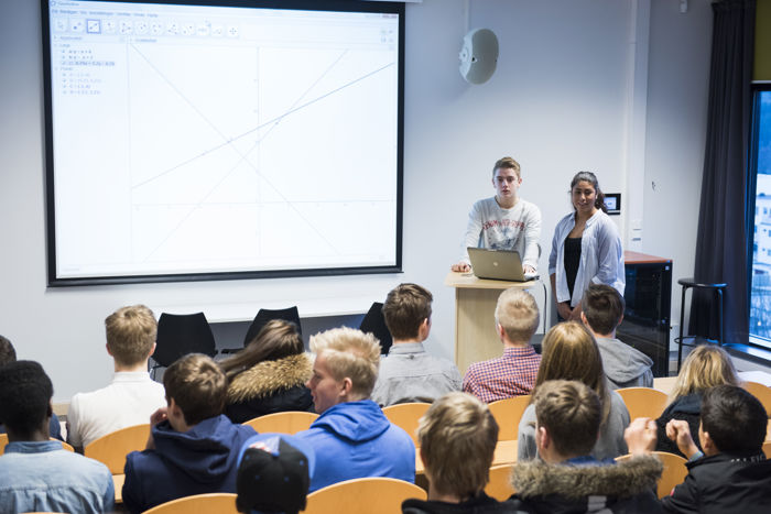 Elevar ser på tavleundervisning